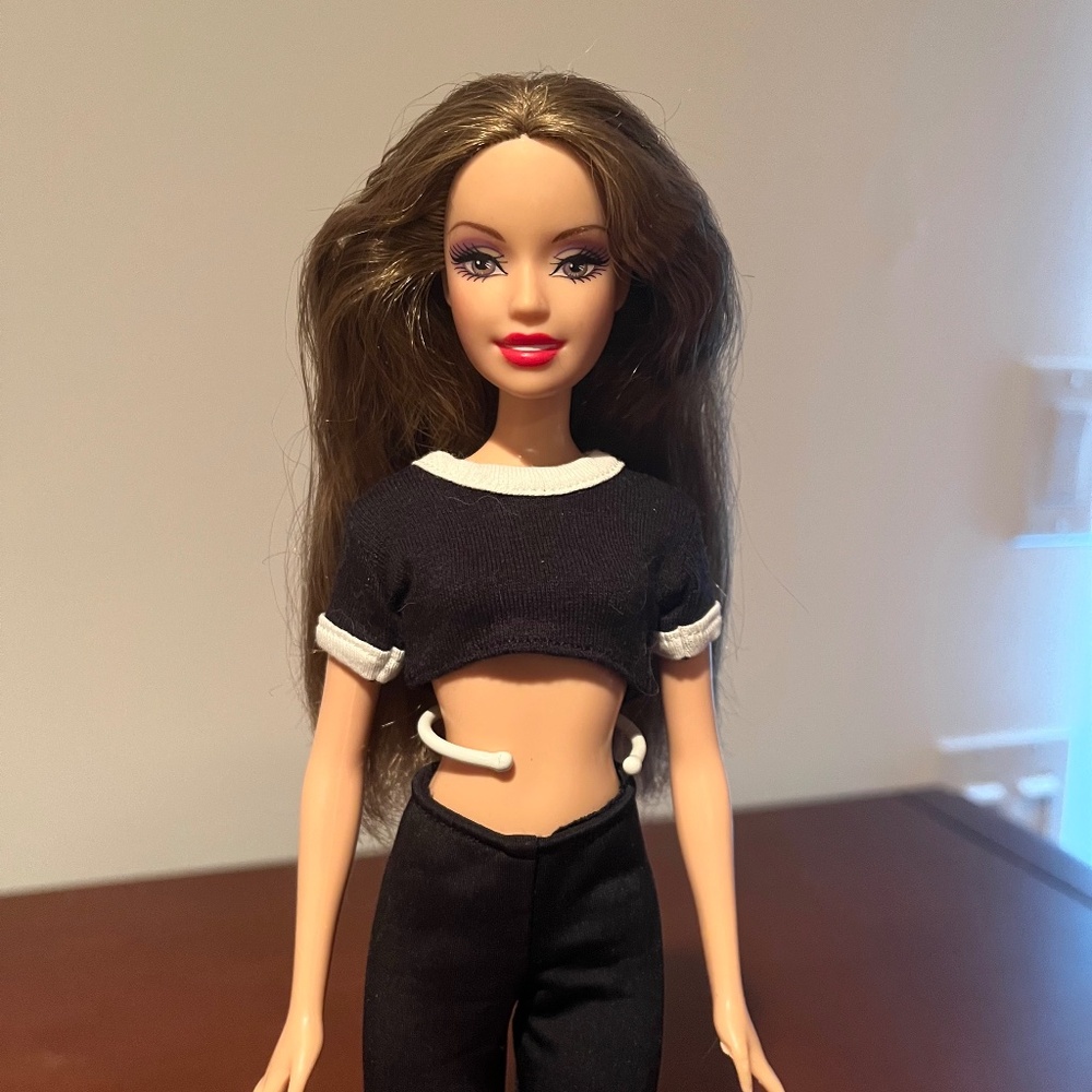 Barbie Doll 2008 Glitter Princess Barbie, brunette, extra dress